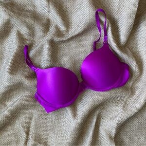 Victoria’s Secret Bombshell Miraculous Plunge Bra Women’s 34B